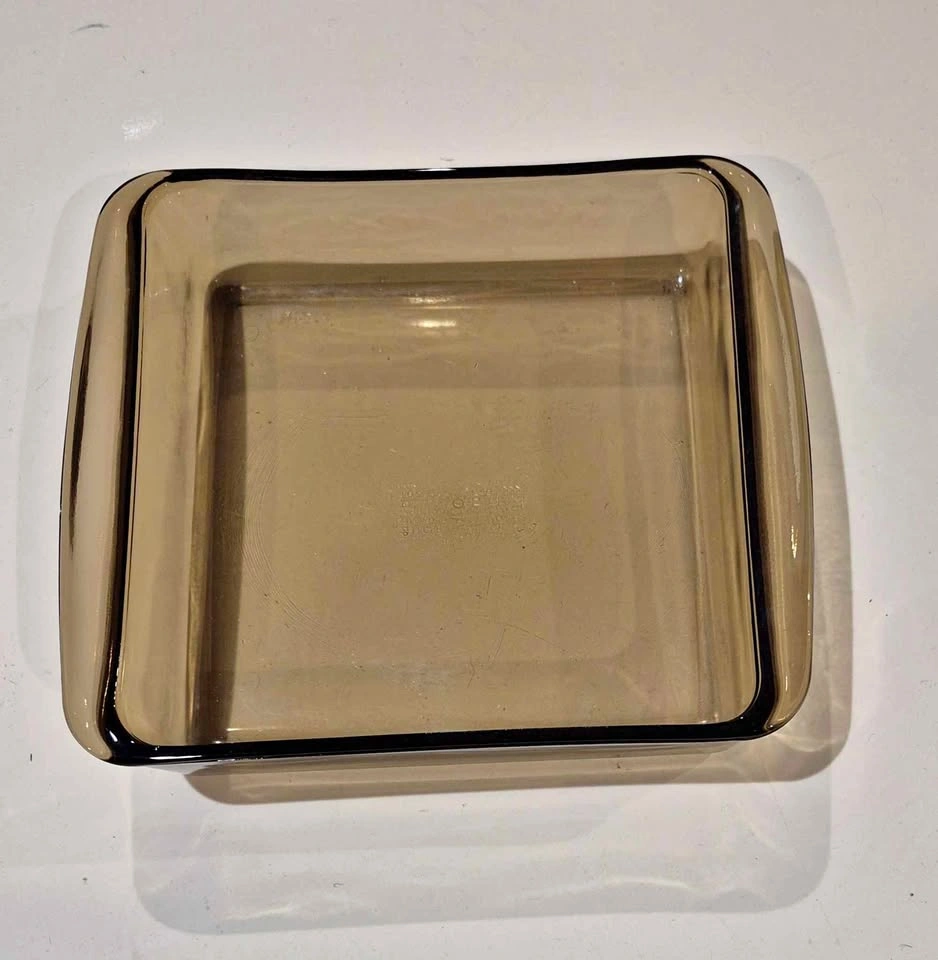 Pyrex Fireside Amber 8-Inch Square Baking Dish (Skokie)