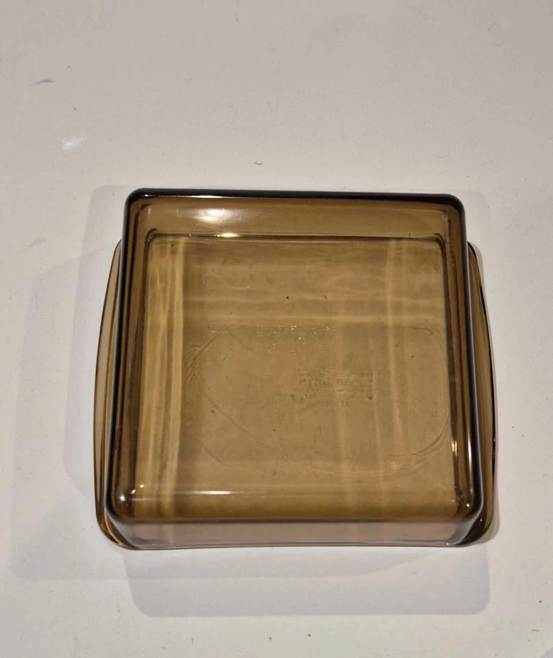 Pyrex Fireside Amber 8-Inch Square Baking Dish (Skokie) - photo 3