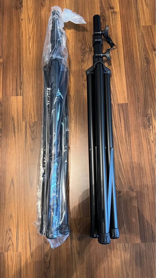 2 NEW SPEAKER STANDS FULL SIZE - photo 2