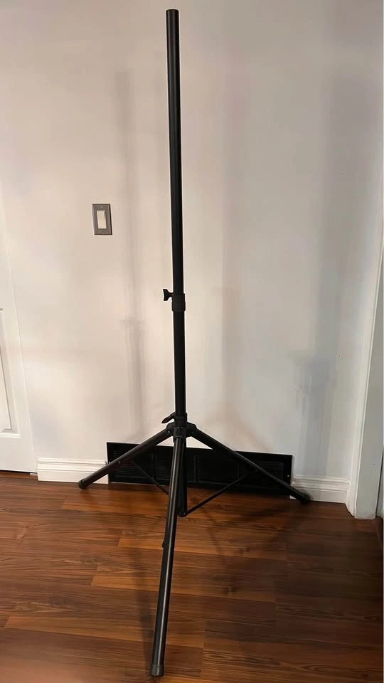 1 new speaker stand - photo 2