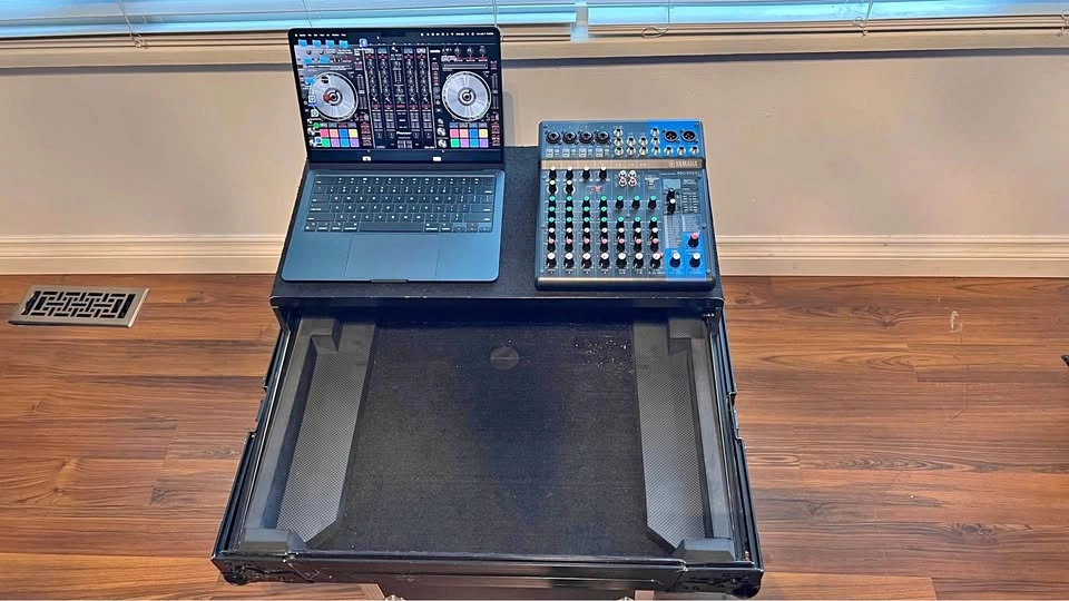 Odyssey Flight Case for Pioneer FLX4 DJ Controller
