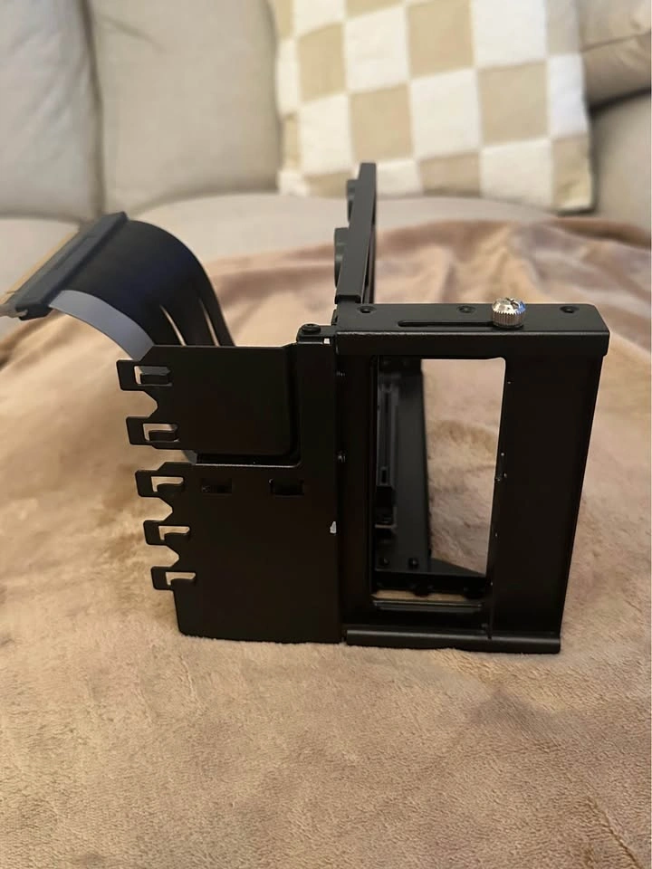 PCIe Gen 4.0 Cooler Master Vertical GPU Universal Mounting Kit - photo 2