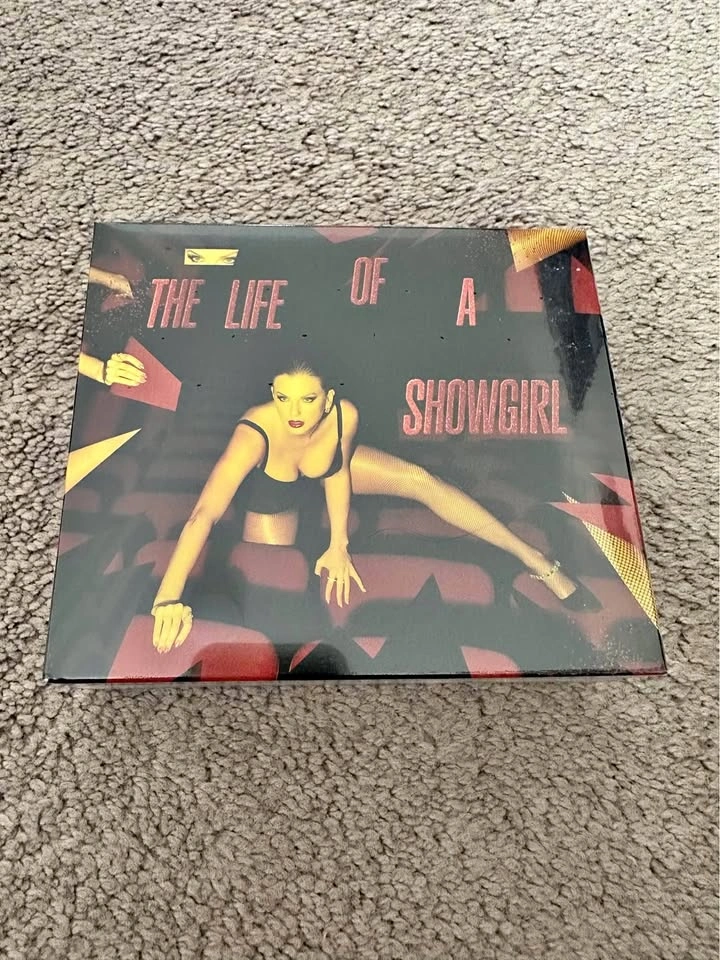 Taylor Swift Life of a Showgirl Deluxe CD Set Mint Condition