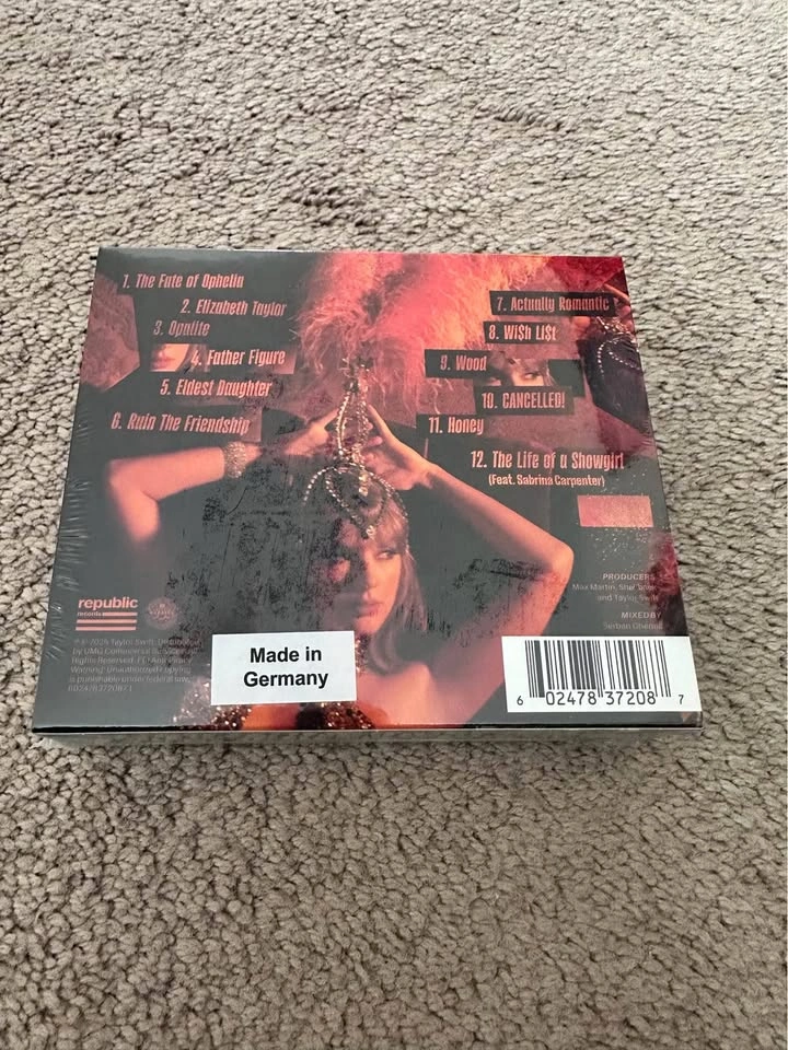 Taylor Swift Life of a Showgirl Deluxe CD Set Mint Condition - photo 2