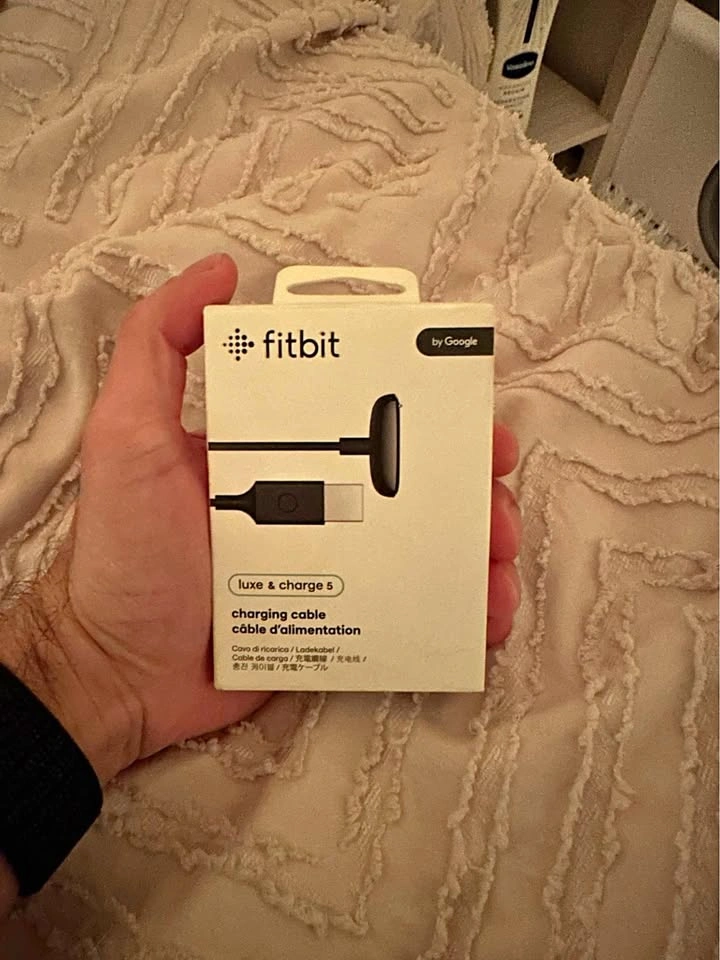 BNIB- Fitbit Luxe & Charge 5 Charging Cable
