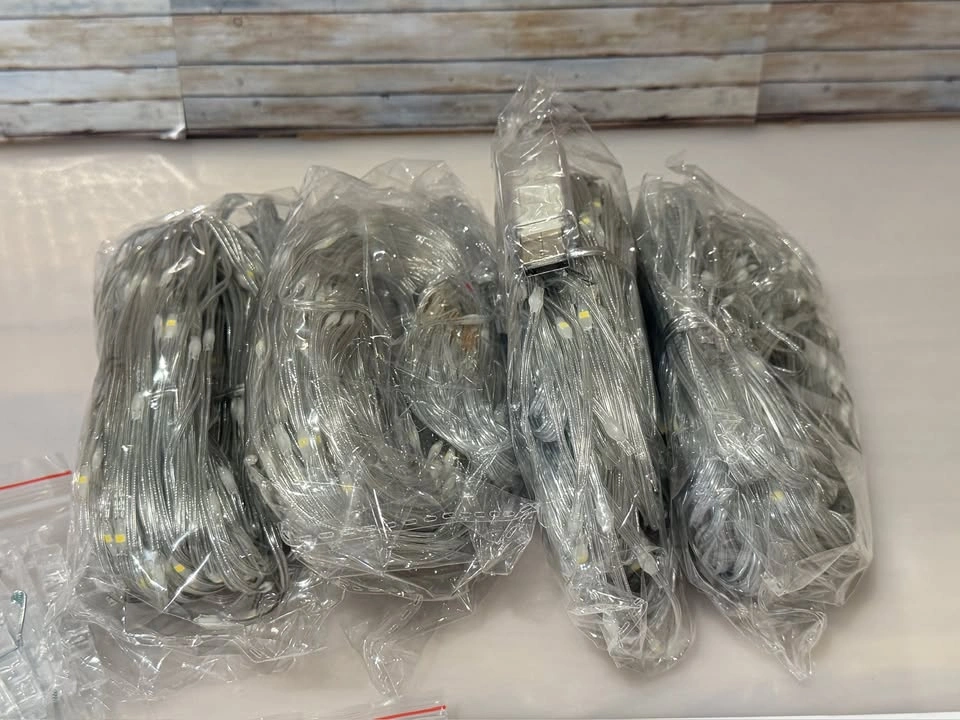 NEW 4pk of Curtain Fairy Lights + Clear Clips - photo 3