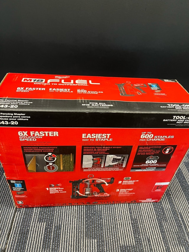 Milwaukee M18 Fuel Utility Fencing Stapler - photo 3