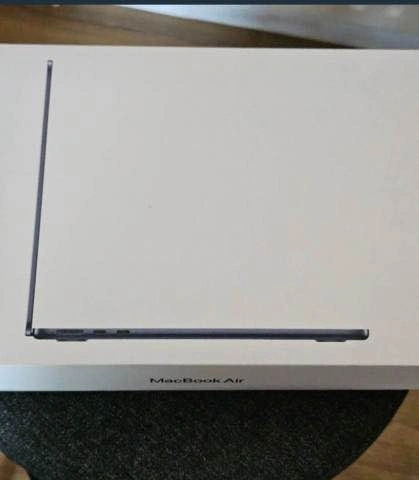 Brand New Sealed Apple MacBook Air M5 13” - Midnight - photo 4