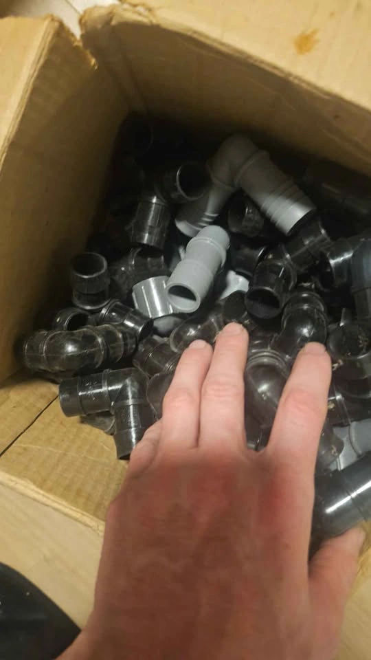 Bulk 75x Heavy-Duty 1" Poly Pipe Fittings Box - photo 2