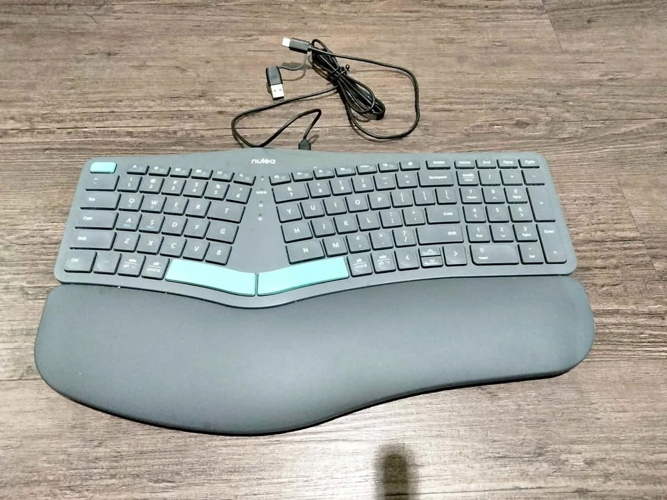 Ergonomic Keyboard — Make Your Desk Feel More Comfortable!