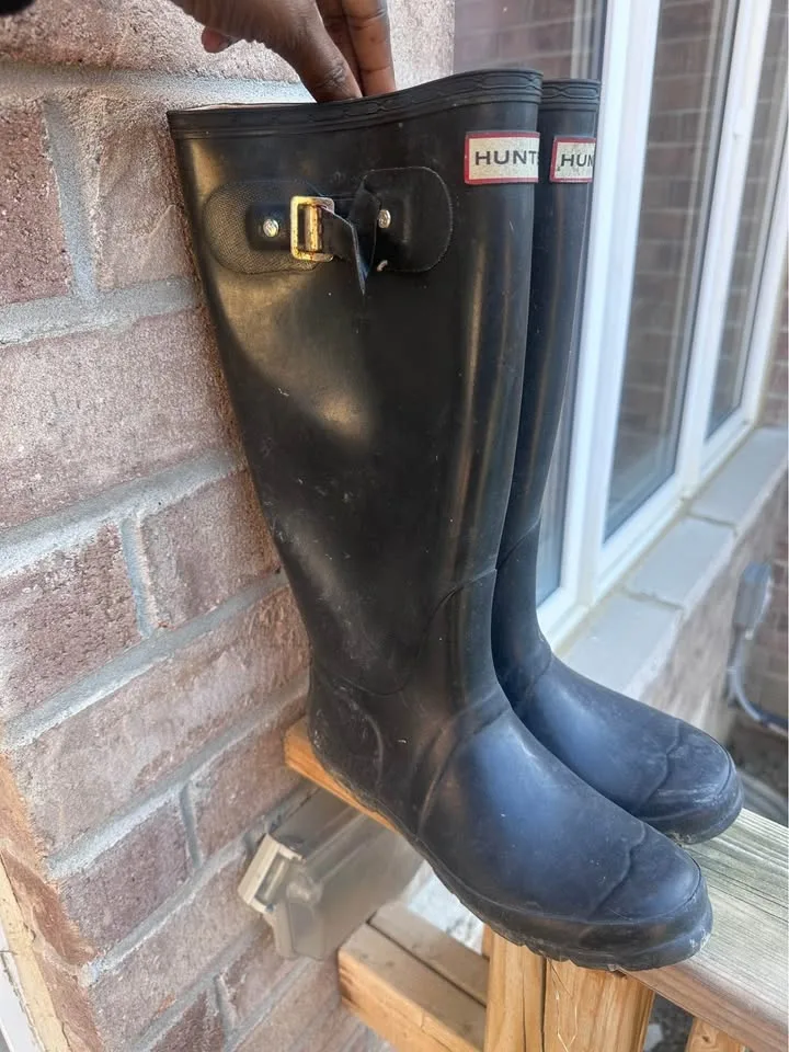 Hunter Original Tall Rain Boots – $70 (firm) image indicator(2)