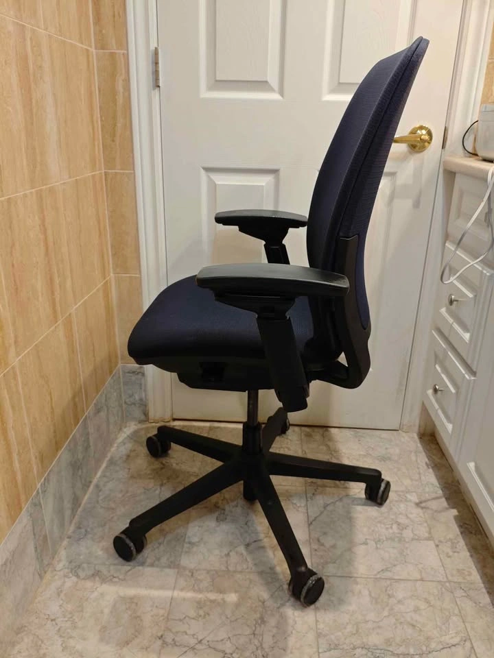 Steelcase Amia Task Chair - photo 5
