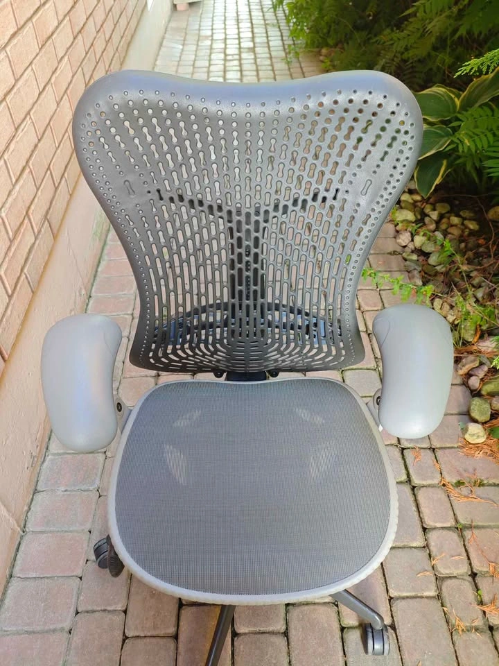 Herman Miller Mirra 1 Chair - photo 5