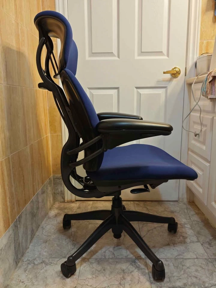 Humanscale Freedom Chair with Headrest - photo 3