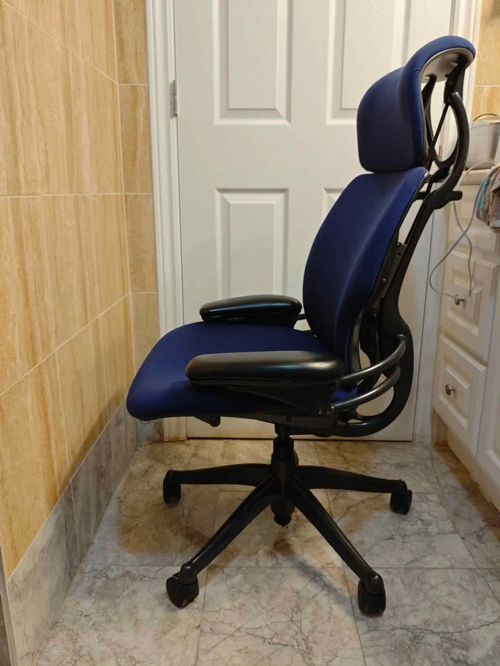 Humanscale Freedom Chair with Headrest - photo 5