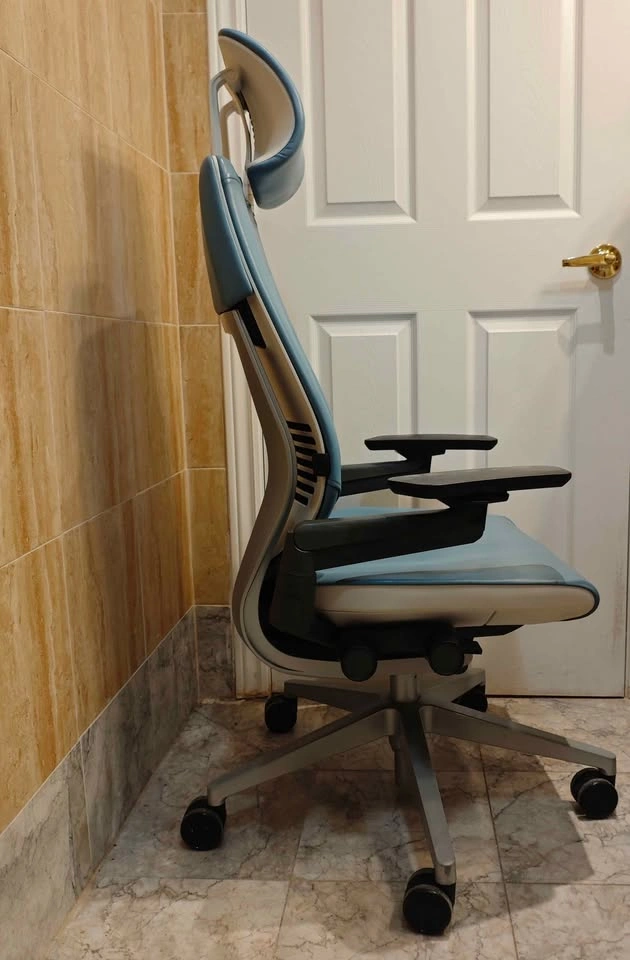 Steelcase Gesture Fully loaded Chair with headrest - photo 4