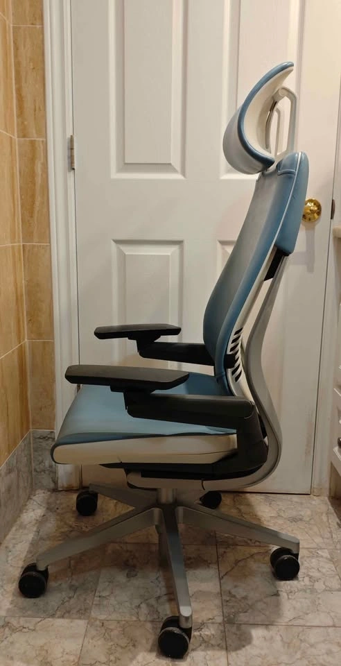 Steelcase Gesture Fully loaded Chair with headrest - photo 5
