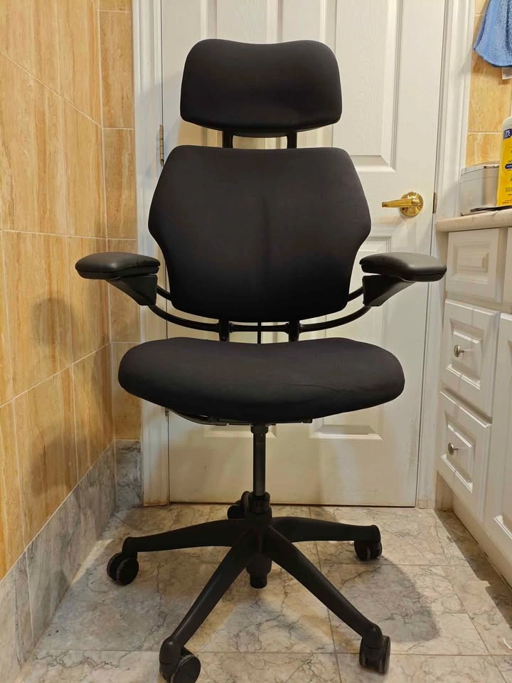 Humanscale Freedom Task Chair with Headrest - photo 2