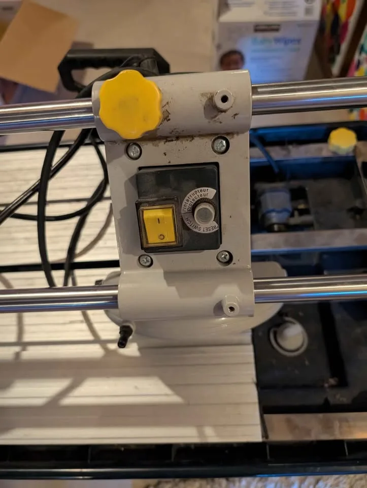 Mastercraft Sliding Wet Tile Saw image indicator(2)