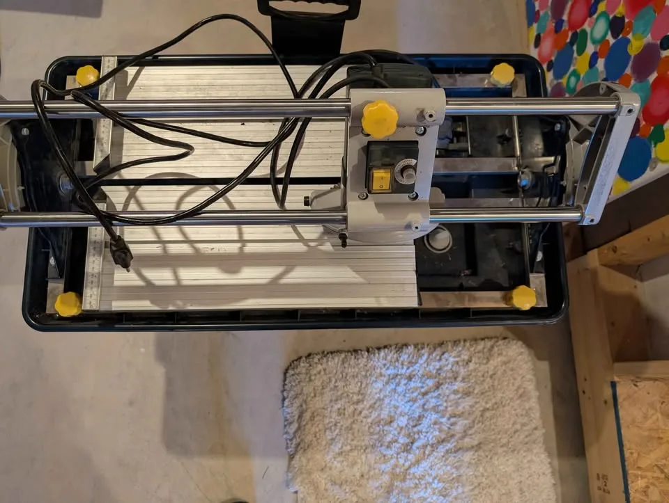 Mastercraft Sliding Wet Tile Saw image indicator(3)