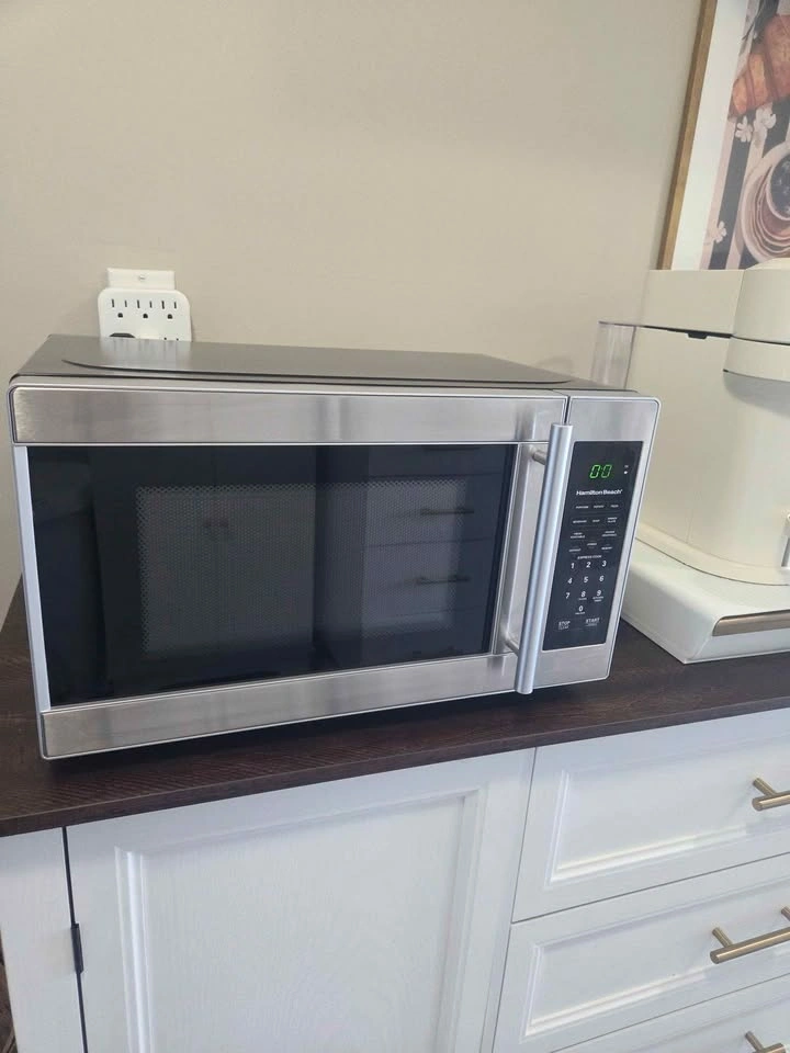 Black and stainless steel microwave - photo 2