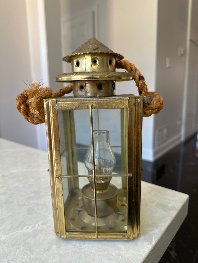 Vintage nautical-style brass cargo oil lantern - photo 4