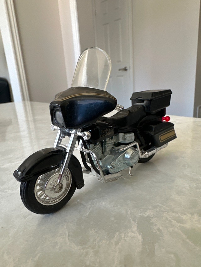 VTG Matchbox 1:18 die-cast Harley-Davidson K-83 toy motorcycle - photo 4