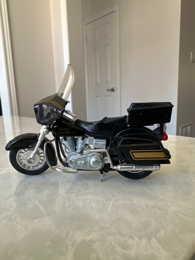 VTG Matchbox 1:18 die-cast Harley-Davidson K-83 toy motorcycle - photo 5