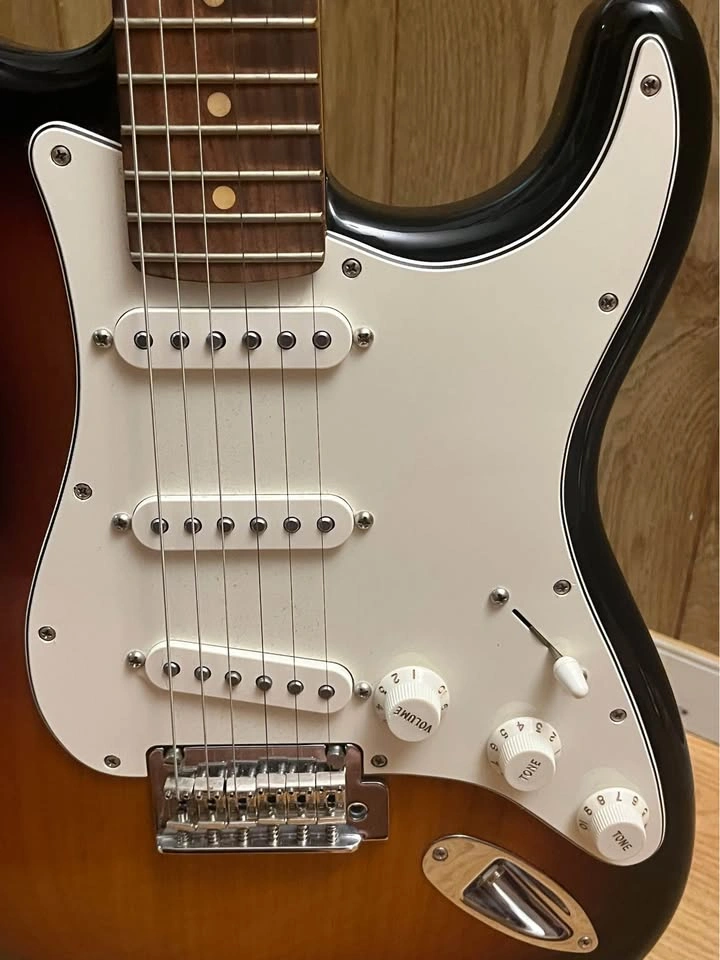 Fender Player Stratocaster with Pau Ferro Fingerboard - 3-Tone S - photo 4
