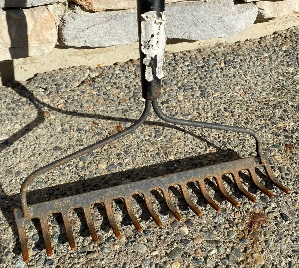 Garden Bow Rake | Porch Pickup in South Surrey - photo 2