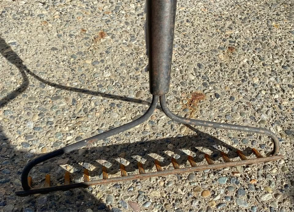 Garden Bow Rake | Porch Pickup in South Surrey - photo 3