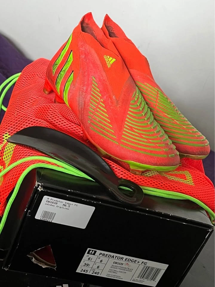 Size 6.5 Adidas Predator Edge + FG