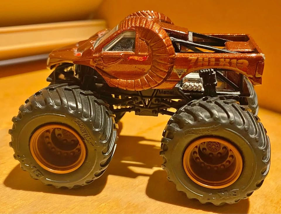 Hot Wheels Monster Jam El Toro Loco | Porch Pickup in South Surr