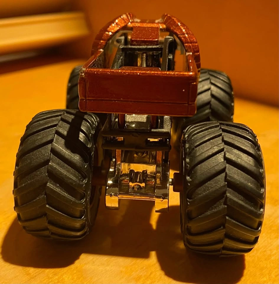 Hot Wheels Monster Jam El Toro Loco | Porch Pickup in South Surr - photo 4