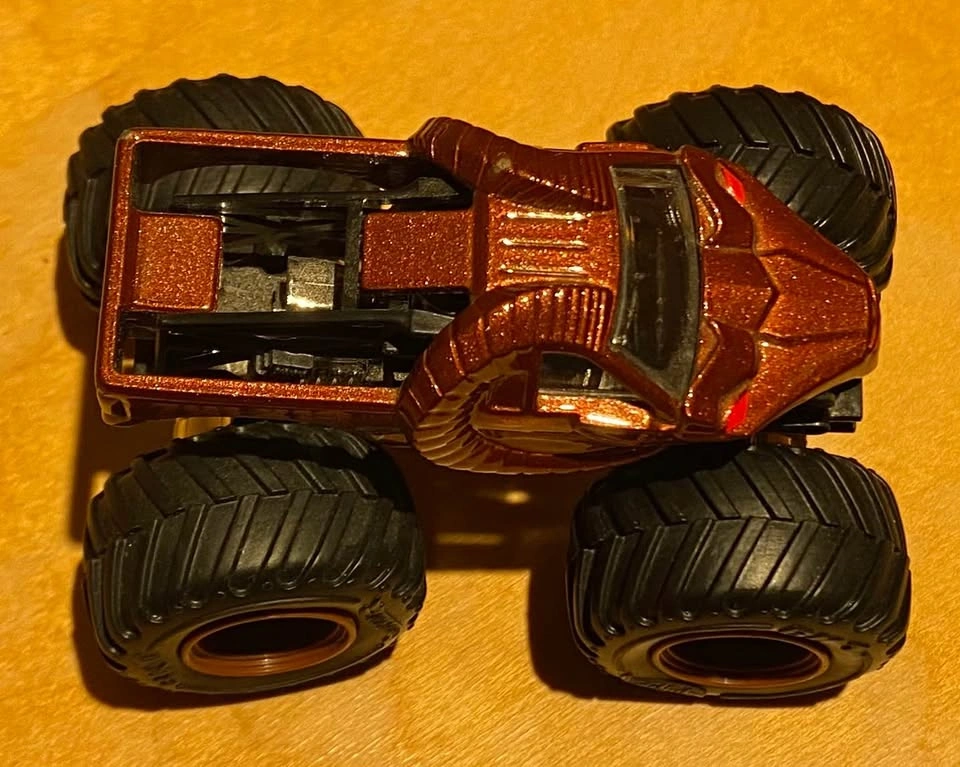 Hot Wheels Monster Jam El Toro Loco | Porch Pickup in South Surr - photo 5