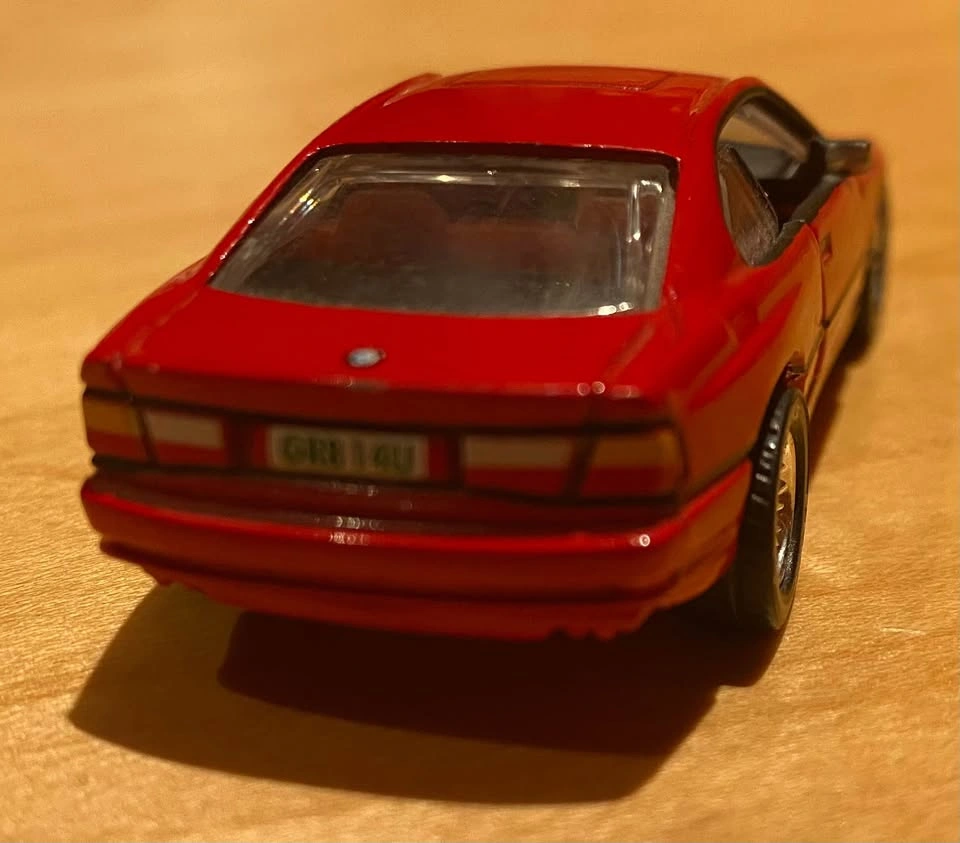 BMW 850i Matchbox Diecast Model Car - photo 3
