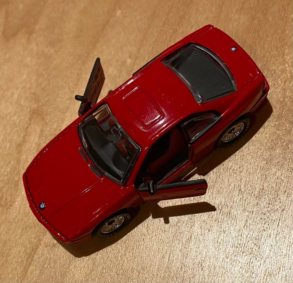 BMW 850i Matchbox Diecast Model Car - photo 5