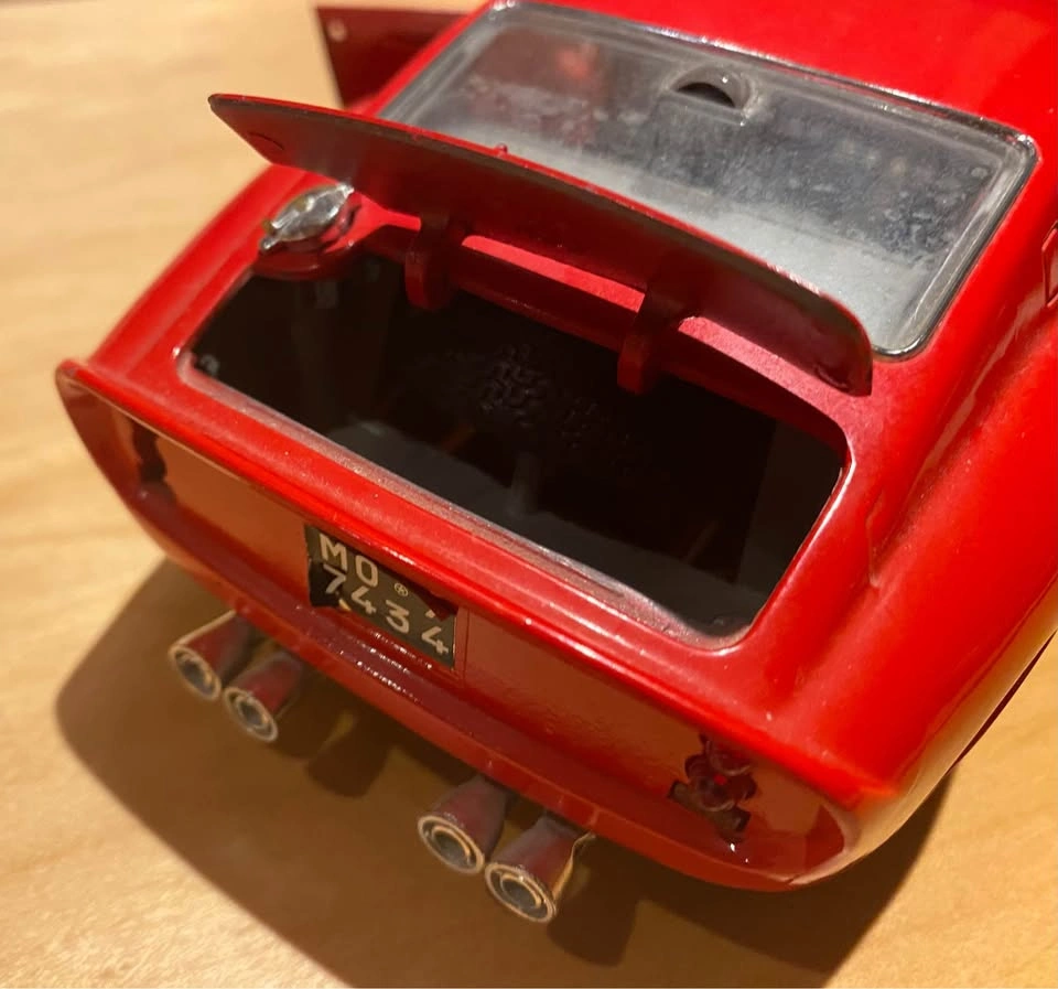 Vintage Burago Ferrari 250 GTO 1:18 Scale Diecast Model Car - photo 5