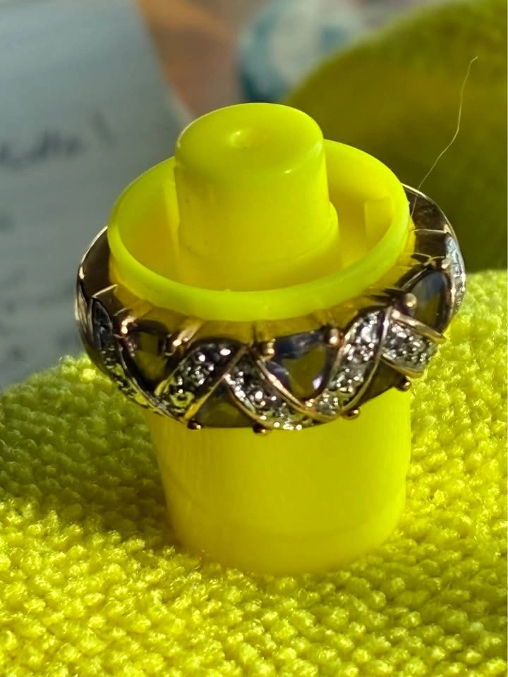 Beautiful Gold-Tone Trillion-Cut Blue-Purple Statement Ring Size - photo 2