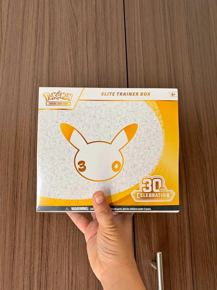 Pokemon 30th Celebration ETB