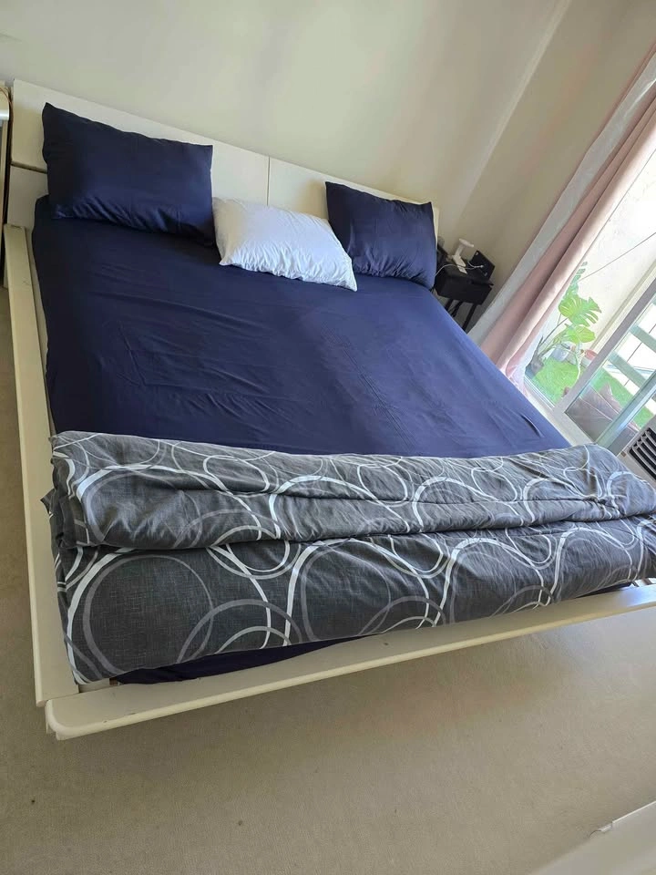 King Size White Bed Frame - photo 2