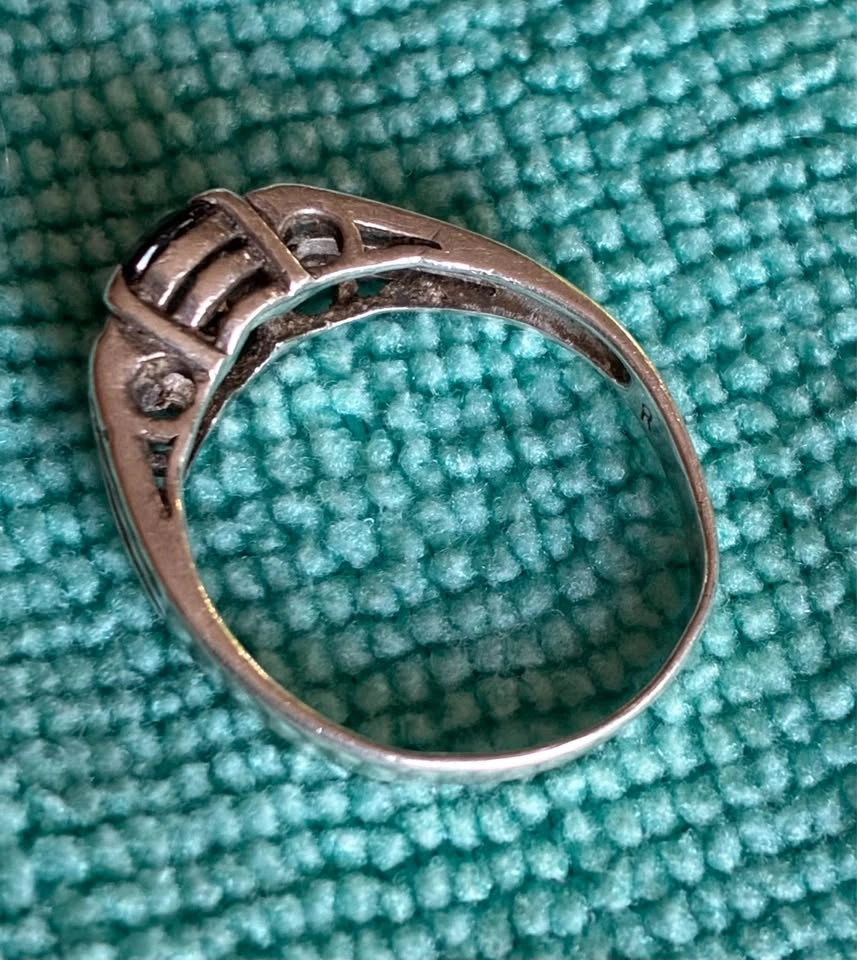 Vintage 925 Sterling Silver Garnet Ring – Size 7.25 - photo 3