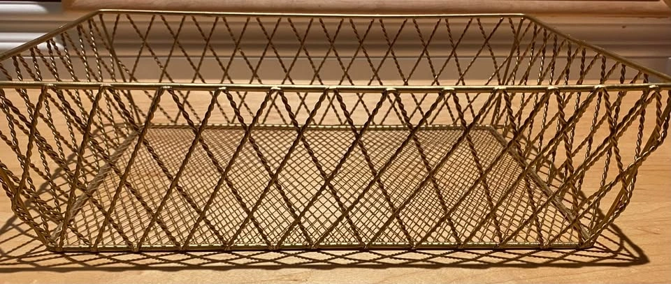 Gold Twisted Wire Storage Basket | Porch Pickup in South Surrey - photo 2