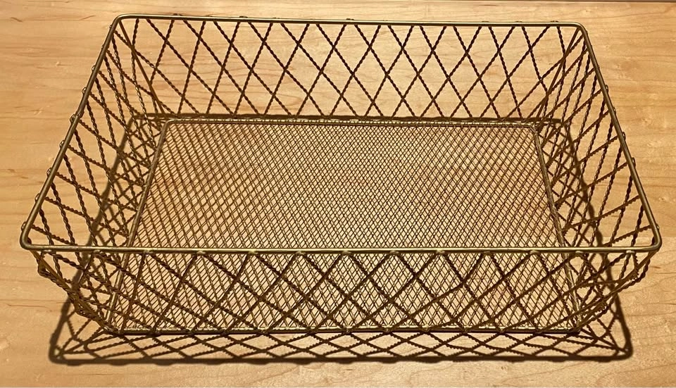 Gold Twisted Wire Storage Basket | Porch Pickup in South Surrey - photo 5