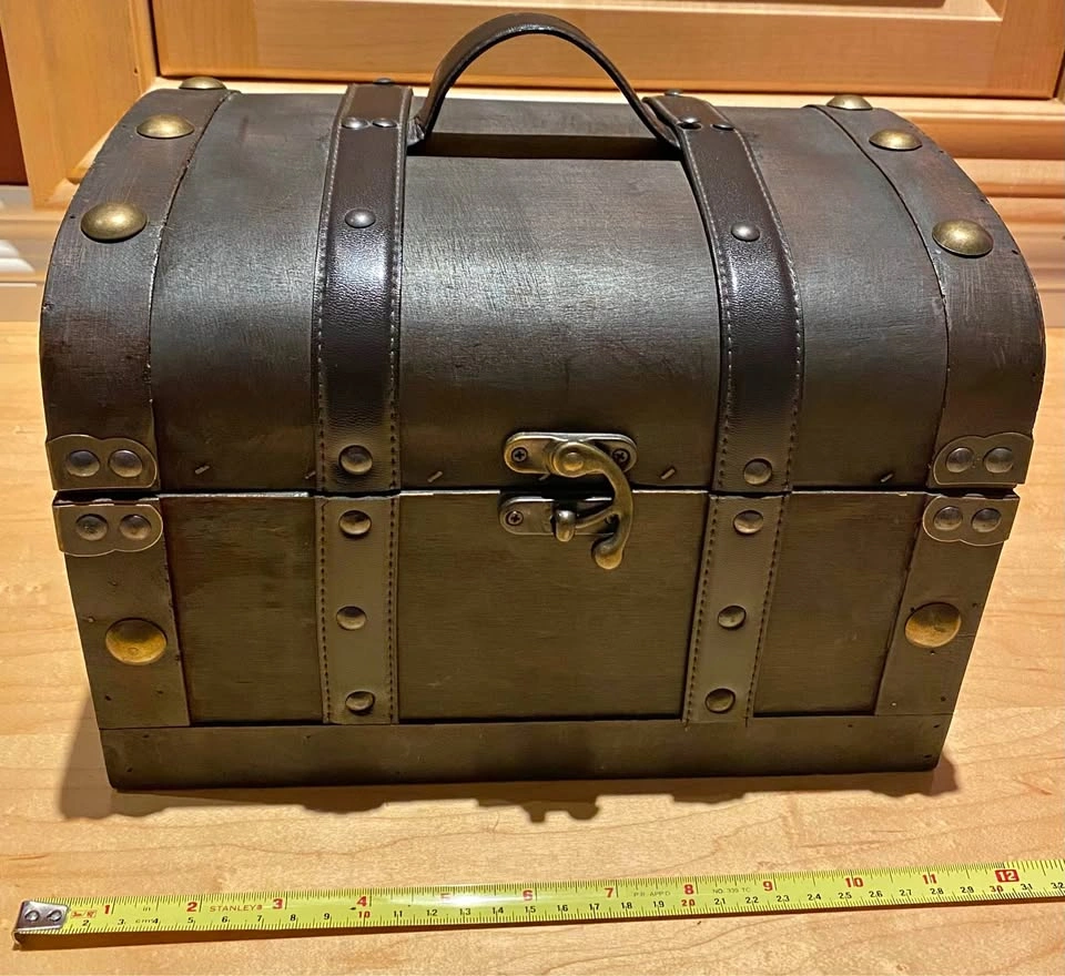 Treasure Chest | 11 x 8 x 8 Inches | Wood