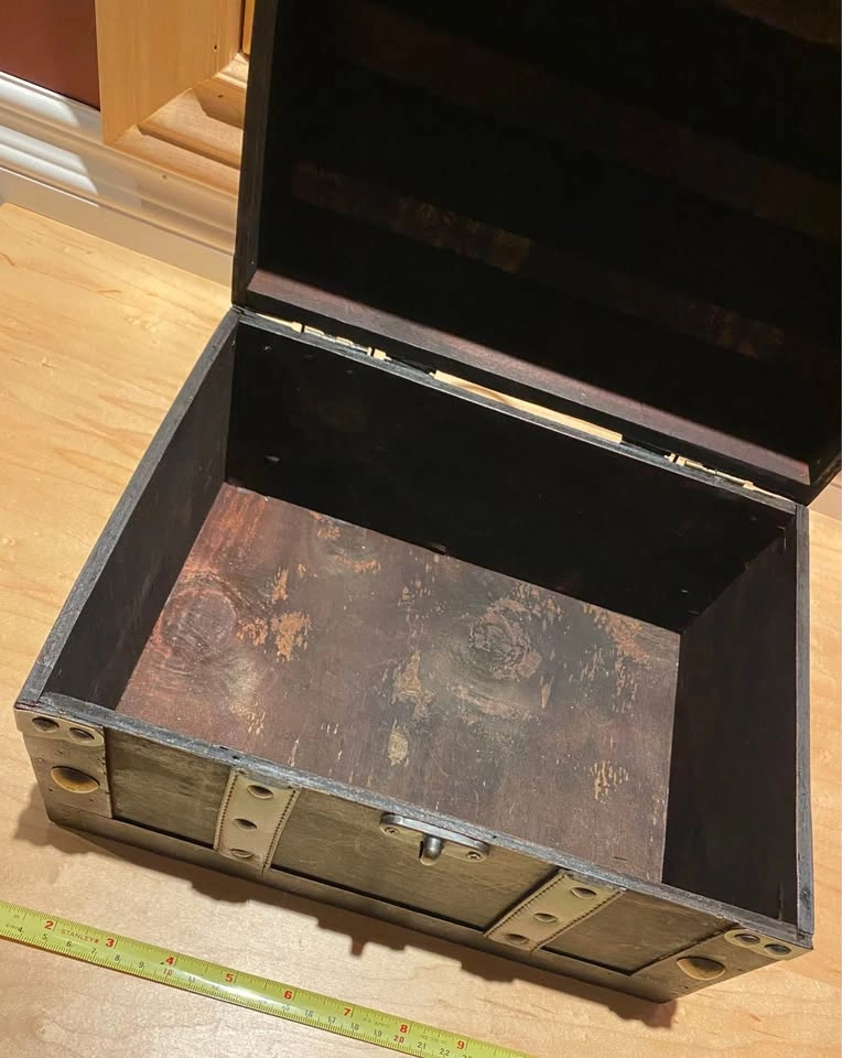 Treasure Chest | 11 x 8 x 8 Inches | Wood - photo 2