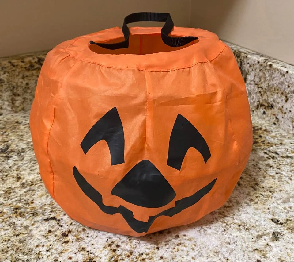 Collapsible Halloween Candy Bag - photo 2
