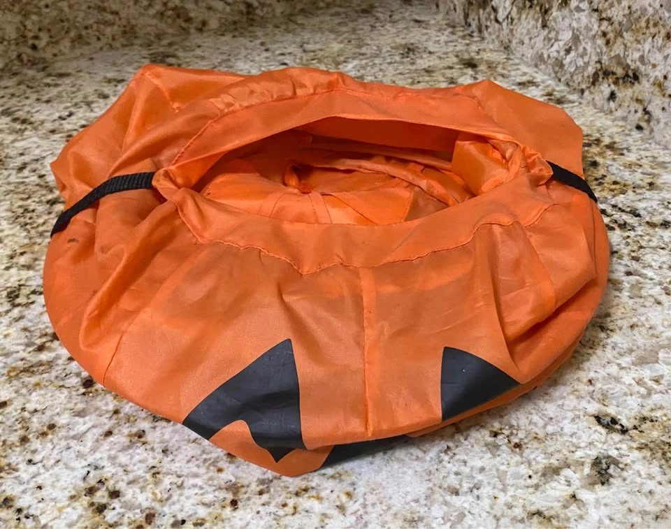 Collapsible Halloween Candy Bag - photo 3