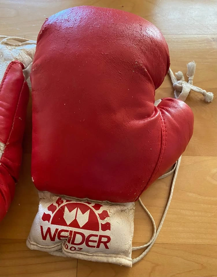 Weider 10oz Boxing Gloves - photo 3