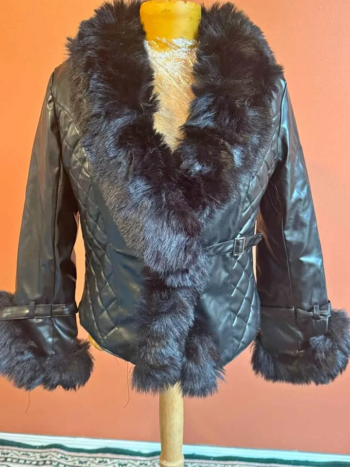 Brand New L Fur Trim Quilted Jacket – Size L 🖤 thumbnail